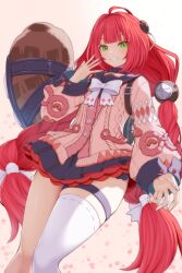 1girl asamura_hiori black_sailor_collar black_skirt bow commentary_request green_eyes grin hand_to_own_mouth hand_up highres jacket long_hair long_sleeves looking_at_viewer pink_jacket pleated_skirt puffy_long_sleeves puffy_sleeves red_hair revision sailor_collar simple_background single_thighhigh skirt smile solo thigh_strap thighhighs ukinami_yuzuha very_long_hair white_background white_bow white_thighhighs zenless_zone_zero