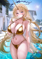 1girl absurdres alternate_costume artist_logo bare_shoulders bikini blonde_hair blue_eyes blush breasts cleavage collarbone commentary cowboy_shot crown_of_thorns fleurdelys_(wuthering_waves) front-tie_bikini_top front-tie_top gold_bikini gold_horns halo hand_up highres horns large_breasts logo long_hair looking_at_viewer navel outdoors parted_bangs parted_lips pointy_ears single_horn solo stomach swimsuit tacet_mark_(wuthering_waves) tansuan_(ensj3875) thighs underboob water wet wuthering_waves yellow_horns