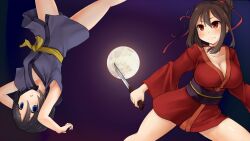 2girls black_hair blue_kimono botan_(kunoichi_botan) bow breasts brown_hair enokifu hair_bun highres holding holding_knife japanese_clothes kimono knife kunoichi_botan large_breasts loli moon multiple_girls night night_sky ninja obi red_bow red_eyes red_kimono sash short_hair sky yasuzu_(kunoichi_botan)