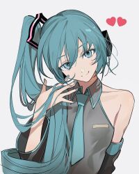 1girl amd_aoneko bare_shoulders blue_eyes blue_hair blue_nails blue_necktie breasts collarbone detached_sleeves grey_background hand_in_own_hair hatsune_miku heart highres looking_at_viewer meme necktie side_ponytail sidetail_miku_noodle_stopper_(meme) simple_background small_breasts smile solo vocaloid