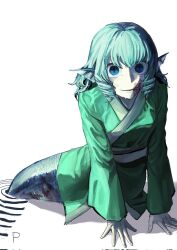 1girl blood blue_eyes blue_hair corrupted_twitter_file drill_hair drill_sidelocks feet_out_of_frame fins green_kimono head_fins highres japanese_clothes kimono looking_at_viewer medium_hair mermaid monster_girl open_mouth pugnole sidelocks simple_background slit_pupils smile solo teeth touhou wakasagihime white_background wide-eyed