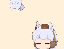 1girl blunt_bangs blush brown_hat closed_eyes commentary_request gold_ship_(racehorse) gold_ship_(umamusume) gomashio_(goma_feet) grey_hair hat horse long_hair no_mouth simple_background umamusume yellow_background