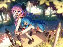 &gt;_&lt; 2girls :3 absurdres ahoge ap04astral black_socks blue_hair brown_shoes chinese_commentary commentary_request day full_body grass highres hiiragi_kagami izumi_konata kneehighs long_hair lucky_star miniskirt mixed-language_commentary multiple_girls open_mouth outdoors pink_hair pleated_skirt purple_eyes red_sailor_collar red_skirt ryouou_school_uniform sailor_collar school_uniform serafuku shirt shoes sidelocks sidewalk signature skirt smile socks tsurime v-shaped_eyebrows very_long_hair white_shirt white_socks wispy_bangs