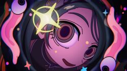 1girl bare_shoulders black_hair breasts cleavage gloves goddess_of_victory:_nikke hair_between_eyes hair_ornament highres isabel_(nikke) long_hair looking_at_viewer monitoring_(vocaloid) open_mouth parody pov_peephole pupupuplus purple_hair red_eyes smile solo