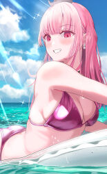 1girl arched_back ass bikini blue_sky blush breasts cloud day earrings grin highres hololive hololive_english jewelry large_breasts long_hair looking_at_viewer lying mori_calliope on_stomach outdoors pink_bikini pink_eyes pink_hair skull_earrings sky smile solo sparkle swimsuit tantan_0028 tiara virtual_youtuber water
