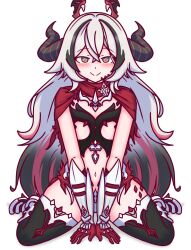 Rule 34 | 1girl, :&gt;, armor, arms between legs, black hair, black thighhighs, blush, cape, capelet, coralie 6626 planck, crossed bangs, dragon girl, dragon horns, dragon wings, gauntlets, gloves, gradient hair, hair between eyes, head wings, highres, honkai (series), honkai impact 3rd, horns, long hair, looking at viewer, multicolored hair, navel, orange eyes, red cape, red capelet, red hair, simple background, sitting, smile, solo, spikes, streaked hair, striped horns, thatpervtako, thighhighs, very long hair, white background, white hair, wings
