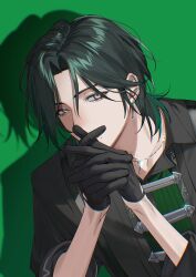 1boy black_gloves black_hair black_shirt chromatic_aberration collarbone collared_shirt commentary covering_own_mouth earrings gloves green_background green_hair hands_up highres jewelry kaohom503 long_sleeves looking_at_viewer male_focus medium_hair mole mole_under_mouth multicolored_eyes multicolored_hair necklace nijisanji nijisanji_en own_hands_together parted_bangs parted_hair purple_eyes shadow shirt simple_background solo symbol-only_commentary upper_body virtual_youtuber zeal_ginjoka