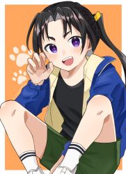 1boy androgynous black_hair black_shirt blue_jacket border green_shorts hand_up highres houjou_tokiyuki_(nige_jouzu_no_wakagimi) jacket knees_up long_hair long_sleeves looking_at_viewer male_focus nige_jouzu_no_wakagimi norimi_(01norimi28) open_clothes open_jacket open_mouth orange_background ponytail purple_eyes shirt shorts smile socks solo white_border white_socks