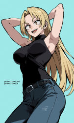 1girl aqua_background armpits arms_behind_head bare_arms belt black_belt black_shirt blonde_hair breasts commentary cowboy_shot denim highres jeans jujutsu_kaisen komatsuki_n large_breasts long_hair looking_at_viewer open_mouth orange_eyes pants shirt simple_background sleeveless sleeveless_shirt smile solo standing teeth tsukumo_yuki_(jujutsu_kaisen) turtleneck turtleneck_shirt twitter_username