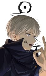 1boy aura black_shirt blue_eyes buttons eyelashes from_side hair_between_eyes hand_up high_collar highres incoming_attack inumaki_toge jujutsu_kaisen kazekaze030 long_sleeves looking_to_the_side male_focus open_mouth parted_lips portrait shirt short_hair simple_background solo tattoo teeth uniform unzipping white_background white_hair