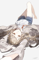 1girl :o absurdres arms_up bare_legs barefoot blonde_hair camisole colored_eyelashes commentary_request denim denim_shorts gakuen_idolmaster gradient_hair grey_hair grey_robe hair_spread_out highres idolmaster knees_up long_hair looking_at_viewer lying multicolored_hair on_back orange_eyes partial_commentary robe shinosawa_hiro shorts shuukenyuu simple_background solo upside-down very_long_hair white_camisole