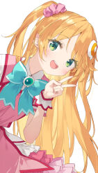 1girl :d blonde_hair blue_bow blush bow brooch commentary_request copyright_request dress green_eyes hair_ornament hair_scrunchie hand_up highres jewelry kani_biimu long_hair looking_at_viewer one_side_up open_mouth parted_bangs pink_scrunchie scrunchie short_sleeves simple_background smile solo teeth upper_teeth_only v very_long_hair white_background white_dress