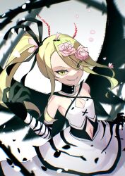 1girl arm_up black_ribbon blonde_hair boukensha_c cleavage_cutout clothing_cutout cowboy_shot deathpolca demons_roots detached_collar dress elbow_gloves flower from_above gloves grey_background grin hair_flower hair_ornament hair_ribbon highres long_hair looking_at_viewer navel navel_cutout pink_flower pink_petals plant ribbon side_ponytail sidelocks sleeveless sleeveless_dress smile solo vines white_dress yellow_eyes