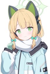 1girl absurdres animal_ear_headphones animal_ears aqua_coat arm_at_side blonde_hair blue_archive blunt_bangs blush bow cat_ear_headphones cat_ears chinese_commentary closed_mouth coat commentary curled_fingers embarrassed fake_animal_ears furrowed_brow gloves green_bow green_eyes green_gloves green_halo hair_bow halo hand_up head_tilt headphones highres holding holding_own_hair hood hood_down hooded_coat jyt long_sleeves looking_at_viewer low-tied_sidelocks medium_hair midori_(blue_archive) multicolored_coat official_alternate_costume parted_bangs puffy_long_sleeves puffy_sleeves scarf second-party_source sidelocks simple_background solo split_mouth upper_body wavy_mouth white_background white_scarf winter_clothes winter_coat zipper zipper_pull_tab