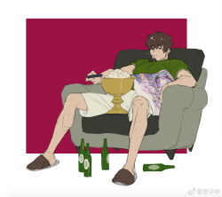 1boy anzishen beard beer_bottle brown_hair couch facial_hair fate/grand_order fate_(series) food green_shirt highres long_hair pillow popcorn shirt sitting watching_television