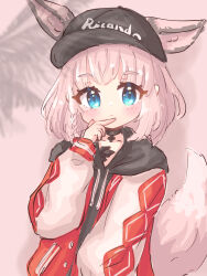 1girl animal_ear_fluff animal_ears arknights baseball_cap black_collar black_hat black_hoodie blue_eyes blurry blurry_background blush braid closed_mouth clothes_writing collar collarbone commentary_request depth_of_field drawstring fox_ears fox_girl fox_tail hat highres hood hood_down hoodie jacket long_sleeves looking_at_viewer official_alternate_costume open_clothes open_jacket pink_hair puffy_long_sleeves puffy_sleeves red_jacket solo sussurro_(arknights) sussurro_(travel_freely)_(arknights) tail thick_eyebrows upper_body yopi_(user_wdgp8532)