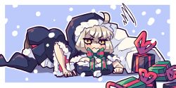 1girl ahoge angry artoria_pendragon_(fate) ass black_shoes blonde_hair blush bow breasts cleavage daigada dress fallen_down fate/grand_order fate_(series) fur_trim gift hat highres holding looking_at_viewer pantyhose ribbon saber_alter sack santa_alter santa_costume santa_hat shoes short_hair snow snowing solo thighhighs yellow_eyes