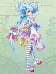 1girl :o back_bow blue_thighhighs bow braid breasts dairoku_ryouhei double_bun eyepatch floral_print floral_print_kimono green_background hair_bow hair_bun hand_up highres holding_kinchaku japanese_clothes kimono kinchaku looking_at_viewer medium_breasts pink_eyes platform_sandals pouch print_kimono sandals slime_(substance) solo striped_clothes striped_thighhighs thighhighs tyrone yawaragi_meruto