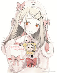 1girl bow character_doll chinese_commentary commentary_request doll earrings gakuen_idolmaster hair_bow hair_ornament hairclip happy_birthday highres idolmaster jewelry long_hair long_sleeves looking_at_viewer orange_eyes shinosawa_hiro simple_background siy_(shengxiu760722) solo stud_earrings upper_body white_background white_bow