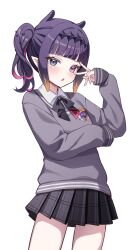 1girl absurdres black_ribbon black_skirt blue_eyes colored_inner_hair cowboy_shot grey_sweater hand_up heterochromia highres hololive hololive_english looking_at_viewer medium_hair miniskirt multicolored_hair neck_ribbon ninomae_ina&#039;nis ninomae_ina&#039;nis_(school_uniform) noraneco117 pink_eyes pink_hair plaid_clothes plaid_skirt pleated_skirt ribbon shirt side_ponytail simple_background single_sleeve_past_fingers single_sleeve_past_wrist skirt solo sweater v v-neck v_over_eye virtual_youtuber white_background white_shirt