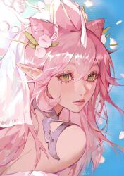 1girl bare_shoulders blue_sky character_request commission eyelashes falling_petals flower green_eyes hair_flower hair_horns hair_ornament highres horns long_hair looking_at_viewer looking_back petals pink_hair pointy_ears single_horn sky sumi_(suumiko_) veil white_veil