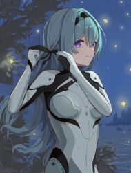 1girl arm_up black_bow black_hairband blush bodysuit bow breasts closed_mouth firefly_(ar-26710)_(honkai:_star_rail) firefly_(honkai:_star_rail) formal_clothes grey_hair hair_between_eyes hair_bow hair_ornament hairband highres honkai:_star_rail honkai_(series) long_hair looking_at_viewer mecha_pilot_suit medium_breasts official_alternate_costume purple_eyes smile solo suit toki78288809 upper_body white_suit