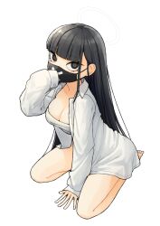 1girl 28_(282teeth) absurdres alternate_costume arm_support bare_legs barefoot black_eyes black_hair black_mask blue_archive blunt_bangs breasts chest_sarashi cleavage collarbone highres kneeling large_breasts long_hair looking_at_viewer mask mouth_mask sarashi simple_background solo straight_hair sukeban_(smg)_(blue_archive) toes very_long_hair white_background x