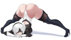 1girl 2b_(nier:automata) ass back_cutout black_blindfold black_boots black_hairband black_thighhighs blindfold boots breasts clothing_cutout covered_eyes feather-trimmed_sleeves full_body gloves hairband high_heel_boots high_heels highleg highleg_leotard highres jack-o&#039;_challenge juliet_sleeves large_breasts legs_apart leotard long_sleeves mole nier:automata nier_(series) puffy_sleeves risenegi short_hair simple_background skindentation solo thigh_boots thighhighs thighhighs_under_boots thighs thong_leotard top-down_bottom-up wedgie white_hair white_leotard