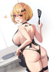 1girl apron ass ayagi_daifuku back bat_hair_ornament black_panties blonde_hair blush breasts butt_crack commentary_request from_behind frying_pan hair_between_eyes hair_ornament heart highres holding holding_spatula hololive kitchen_hood large_breasts looking_at_viewer looking_back nearly_naked_apron open_mouth panties short_hair sideboob skindentation smile solo spatula thigh_strap thighs thong underwear virtual_youtuber yellow_eyes yozora_mel