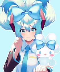 1girl absurdres aqua_bow aqua_eyes aqua_hair aqua_necktie bare_shoulders black_sleeves blue_background blue_bow blue_eyes blush bow cinnamiku cinnamon_roll collared_shirt creature detached_sleeves ear_bow folded_twintails fuwa_fuwa_cinnamoroll grey_shirt hair_between_eyes hair_bow hatsune_miku highres holding holding_creature jin_illust looking_at_viewer necktie outline sanrio shirt sleeveless sleeveless_shirt smile solo tied_ears updo upper_body vocaloid white_outline
