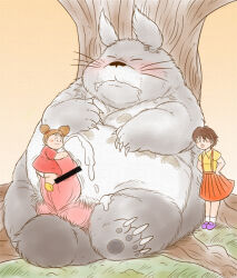 2girls brown_hair kusakabe_mei kusakabe_satsuki multiple_girls purple_footwear short_hair siblings sisters tonari_no_totoro totoro