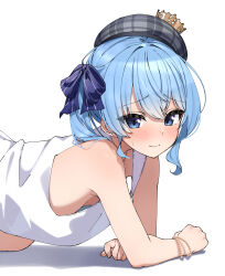 1girl beret blue_eyes blue_hair blue_ribbon blush bracelet breasts commentary crown double-parted_bangs downblouse eru_(l_illust45) from_side grey_hat hair_between_eyes hair_ribbon hat highres hololive hoshimachi_suisei jewelry looking_at_viewer medium_hair plaid_hat ribbon side_ponytail sideboob sidelocks simple_background solo star_(symbol) star_in_eye symbol_in_eye tank_top upper_body virtual_youtuber white_background white_tank_top