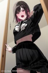 1girl arm_up black_hair black_hairband black_sailor_collar black_serafuku black_shirt black_skirt bow bowtie chigusa_minori commentary_request grey_sports_bra hairband highres long_sleeves looking_at_viewer nail_polish navel open_mouth pink_hair pleated_skirt purple_eyes purple_nails sailor_collar school_uniform serafuku shino_to_ren shirayuki_ren shirt short_hair skirt solo sports_bra sweat teeth translation_request upper_teeth_only white_bow white_bowtie
