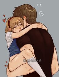 1boy 1girl age_difference artist_name black_shirt blonde_hair blue_shirt blush bottomless capcom carrying closed_eyes closed_mouth eyebrows_hidden_by_hair eyelashes feet_out_of_frame grabbing_another&#039;s_ass grey_background groping hair_bun hairband happy_sex heart hetero hug leon_s._kennedy lola_(agegapist) loli muscular muscular_arms muscular_male red_hairband resident_evil resident_evil_2 sex sherry_birkin shirt short_hair short_sleeves simple_background size_difference socks solo_focus suspended_congress t-shirt two-tone_shirt wavy_mouth white_shirt white_socks