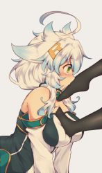 1girl ahoge bare_shoulders black_pantyhose blonde_hair blue_hair blush breasts buckle detached_collar detached_sleeves feet foot_worship from_side gradient_hair green_eyes grey_background hair_ornament hairclip kiss kissing_foot kuromiya large_breasts long_sleeves lower_body multicolored_hair original pantyhose plantar_flexion pointy_hair shiromiya_asuka_(kuromiya) simple_background solo_focus upper_body
