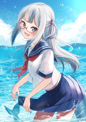 1girl :d absurdres blue_eyes blue_hair blue_nails blue_sailor_collar blue_skirt blue_sky blunt_bangs blush borumete cloud cowboy_shot day fins fish_tail gawr_gura glasses hair_ornament highres hololive hololive_english long_hair looking_at_viewer midriff multicolored_hair nail_polish neckerchief ocean one_side_up open_mouth outdoors pleated_skirt rectangular_eyewear red-framed_eyewear red_neckerchief sailor_collar school_uniform semi-rimless_eyewear serafuku shark_girl shark_tail sharp_teeth shirt short_sleeves skirt skirt_hold sky smile solo streaked_hair tail teeth virtual_youtuber wading water_drop white_hair white_shirt