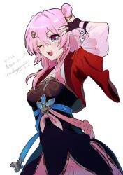 1girl belt black_dress black_gloves blue_belt blue_eyes breasts chinese_clothes commentary_request cropped_jacket dress fingerless_gloves flower gloves hair_flower hair_ornament hairpin hand_up high_belt highres honkai:_star_rail honkai_(series) jacket long_sleeves march_7th_(honkai:_star_rail) march_7th_(hunt)_(honkai:_star_rail) medium_breasts medium_hair nukogami_(minniecatlove21) official_alternate_costume official_alternate_hairstyle one_eye_closed open_clothes open_jacket pink_eyes pink_hair pink_sash red_jacket sash short_dress shuangyaji simple_background solo translation_request upper_body v white_background white_sleeves