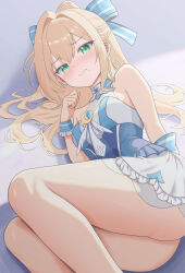 1girl absurdres ass bare_legs bare_shoulders blonde_hair blue_dress bow closed_mouth commentary_request diene_(epic_seven) dress epic_seven feet_out_of_frame green_eyes hair_bow hand_up highres konjou long_hair looking_at_viewer lying mole mole_under_mouth on_side short_dress sleeveless sleeveless_dress solo thighs