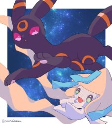 check_commentary colored_skin commentary_request floating gen_2_pokemon gen_3_pokemon green_eyes jirachi legendary_pokemon mythical_pokemon nintendo no_humans open_mouth pokemon pokemon_(creature) red_eyes smile sorashiramu twitter_username umbreon white_skin