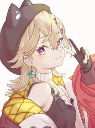 1girl :3 beanie black_gloves blonde_hair earrings gloves hair_between_eyes hair_ornament hairclip hand_up hat highres jacket jewelry komori_met komori_met_(5th_costume) looking_at_viewer off_shoulder ojichaman_94 partially_fingerless_gloves planet_earrings purple_eyes short_hair simple_background sleeveless smile solo upper_body v virtual_youtuber vspo! white_background