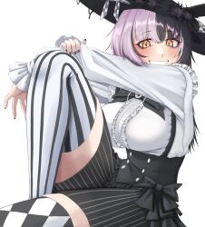 1girl absurdres argyle_clothes argyle_thighhighs black_corset black_hair black_hat black_nails black_shorts breasts corset grey_hair grin hat highres hololive hololive_english large_breasts mmneko multicolored_hair nail_polish shiori_novella shirt shorts smile solo split-color_hair striped_clothes striped_thighhighs teeth thighhighs transparent_background virtual_youtuber white_shirt white_thighhighs yellow_eyes