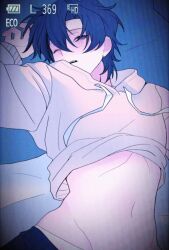 1boy alternate_costume battery_indicator black_eyes black_hair blush cheng_xiaoshi chinese_commentary clothes_lift clothes_pull drawstring groin hair_between_eyes hand_up highres hood hood_down hoodie hoodie_lift implied_yaoi li323213 long_sleeves looking_at_viewer lying male_focus midriff navel on_back on_bed one_eye_closed open_mouth pants pants_pull recording shiguang_dailiren short_hair solo stomach tears teeth underwear white_hoodie