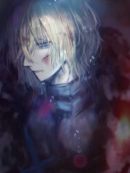 1boy armor black_armor black_fur blonde_hair blue_eyes breastplate bruise bruise_on_face commentary_request crossed_bangs dimitri_alexandre_blaiddyd dimitri_alexandre_blaiddyd_(timeskip) fire_emblem fire_emblem:_three_houses hair_between_eyes hair_over_one_eye highres injury light_particles looking_to_the_side male_focus nintendo one_eye_covered profile sideways_glance sndionemu solo upper_body