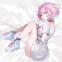 1girl ahoge aqua_hair aqua_shoes bangle bare_legs bed_sheet belt_collar bob_cut bone_print bracelet breasts choker collar colored_inner_hair earrings hair_intakes highres idolmaster idolmaster_cinderella_girls idolmaster_cinderella_girls_starlight_stage jewelry knees_up legs looking_at_viewer lying multicolored_hair nao_(naooo_1230) on_side oversized_clothes oversized_shirt parted_lips pill_earrings pink_choker pink_eyes pink_hair pink_heart purple_socks shirt shoes short_sleeves skeleton_print sneakers socks solo t-shirt thighs two-tone_hair white_shirt wristband yumemi_riamu