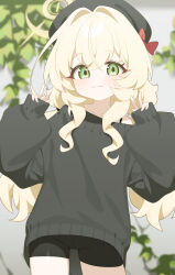 1girl absurdres bike_shorts black_hat black_shorts black_sweater blonde_hair blue_archive blush closed_mouth cowboy_shot double_v green_eyes halo hands_up hat highres honi_(honi1010) long_hair looking_at_viewer professor_niyaniya_(blue_archive) shorts sleeves_past_wrists smile solo sweater v yellow_halo