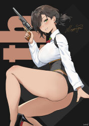 1girl alternate_costume artist_name ass black_background black_hair black_panties black_shoes breasts colt_walker colt_walker_(girls&#039;_frontline) commentary earrings english_commentary girls&#039;_frontline green_eyes high_heels highres jewelry kion-kun looking_at_viewer panties parted_lips shoes short_hair simple_background smile solo trigger_discipline underwear yellow_nails