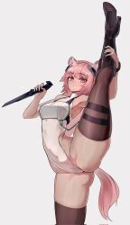 1girl animal_ears arknights black_boots black_thighhighs boots bright_pupils cassiri commentary covered_navel english_commentary gravel_(arknights) high_heels highleg highleg_leotard highres holding holding_knife knife leotard long_hair mouse_ears mouse_girl mouse_tail pink_eyes pink_hair simple_background smile solo split standing standing_on_one_leg standing_split tail thighhighs white_background white_leotard white_pupils