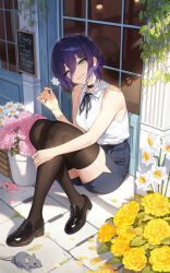 1girl absurdres black_choker black_ribbon black_shoes black_shorts brown_thighhighs chainsaw_man choker commentary_request day flower green_eyes grin guegue hair_between_eyes highres holding holding_flower loafers looking_at_viewer mouse_(animal) neck_ribbon pink_flower plant potted_plant purple_hair reze_(chainsaw_man) ribbon shirt shirt_tucked_in shoes shorts sitting sleeveless sleeveless_shirt smile solo thighhighs white_flower white_shirt yellow_flower