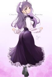 1girl ahoge ass black_pantyhose black_shoes blunt_bangs breasts character_name chofu_noriko closed_mouth commentary dress frilled_dress frilled_shirt frills from_behind gradient_hair grey_eyes highres ikizulive!_love_live!_bluebird large_breasts long_dress long_hair looking_at_viewer looking_back love_live! multicolored_hair pakku_(paku_taro) pantyhose pinafore_dress pink_background purple_dress shirt shoes sidelocks sleeveless sleeveless_dress smile solo split_mouth two_side_up white_shirt