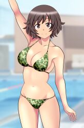 1girl akiyama_yukari arm_up bikini blue_sky blurry blurry_background breasts brown_eyes brown_hair camouflage camouflage_bikini clear_sky closed_mouth cowboy_shot day depth_of_field girls_und_panzer green_bikini groin halterneck highres looking_at_viewer medium_breasts messy_hair navel outdoors pool short_hair sky smile solo standing string_bikini swimsuit tanaka_rikimaru